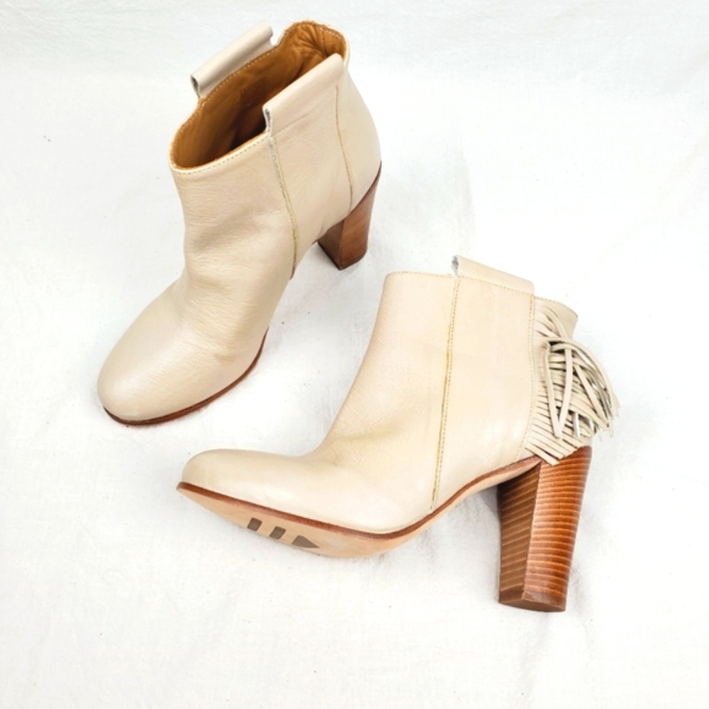 Kenneth Cole black lable leather ankle bootie size 8.5